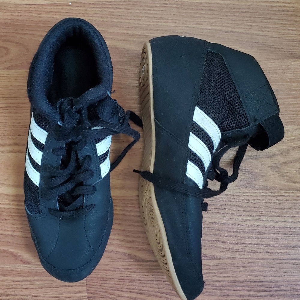 Adidas youth wrestling shoes size 5